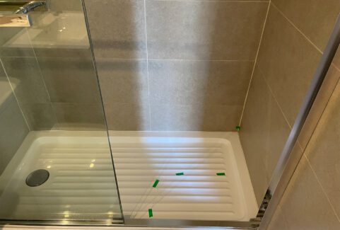 Plato ducha mal instalado